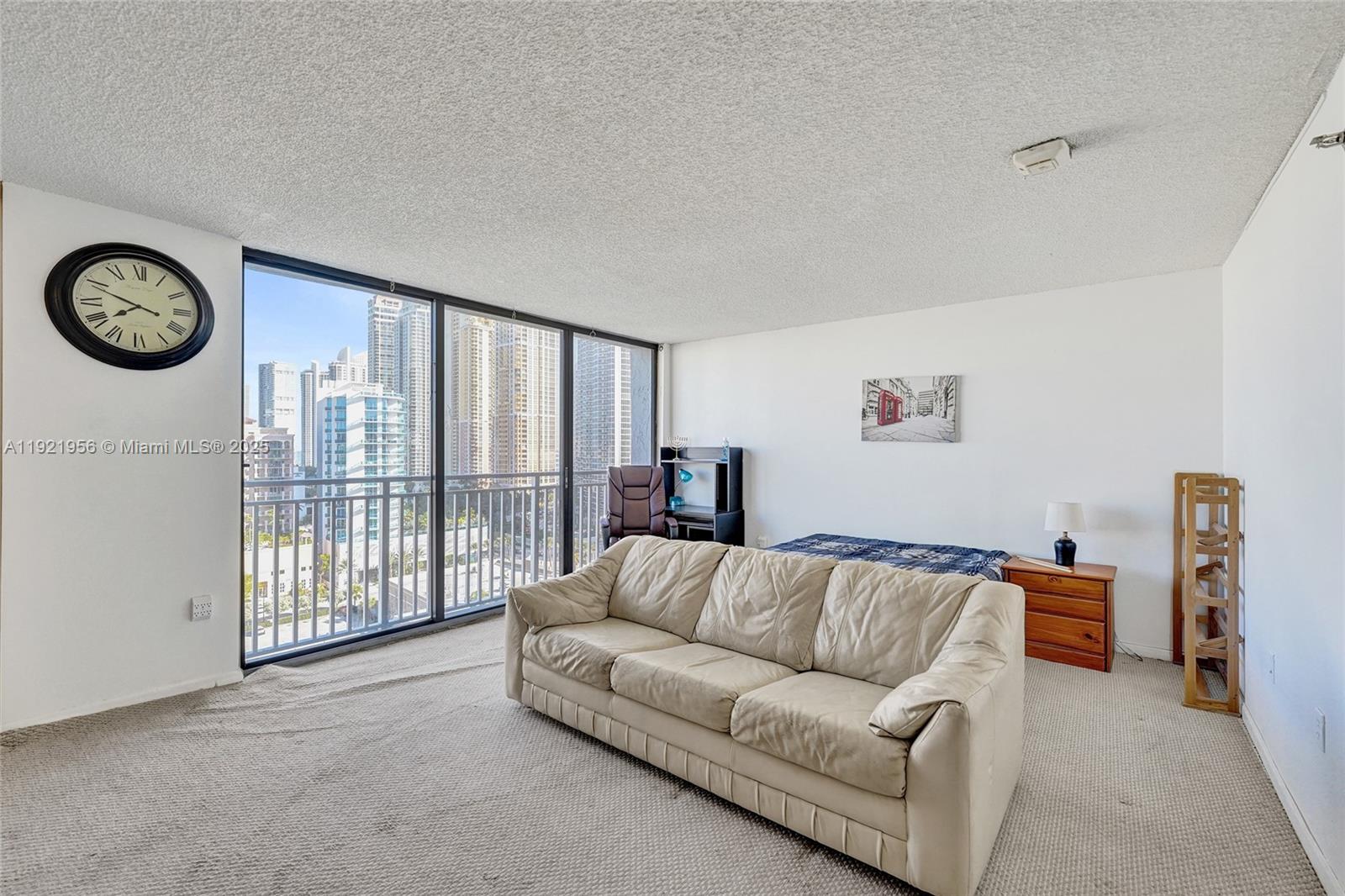 WINSTON TOWERS 600 CONDO - Residential