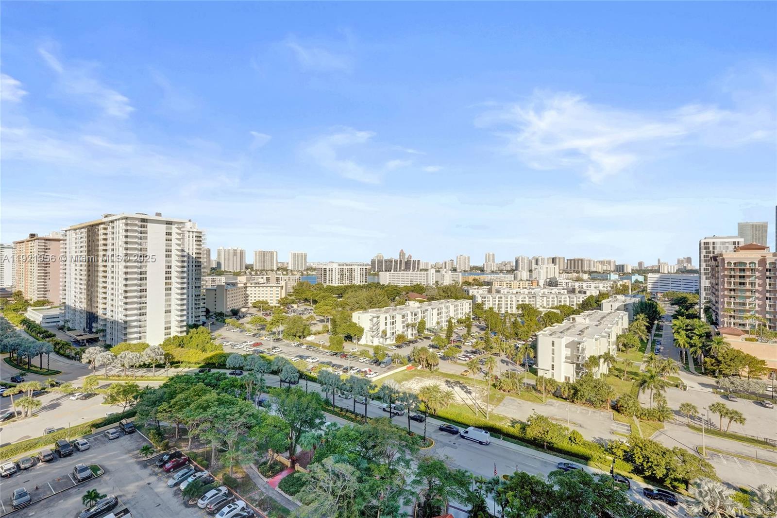 WINSTON TOWERS 600 CONDO - Residential