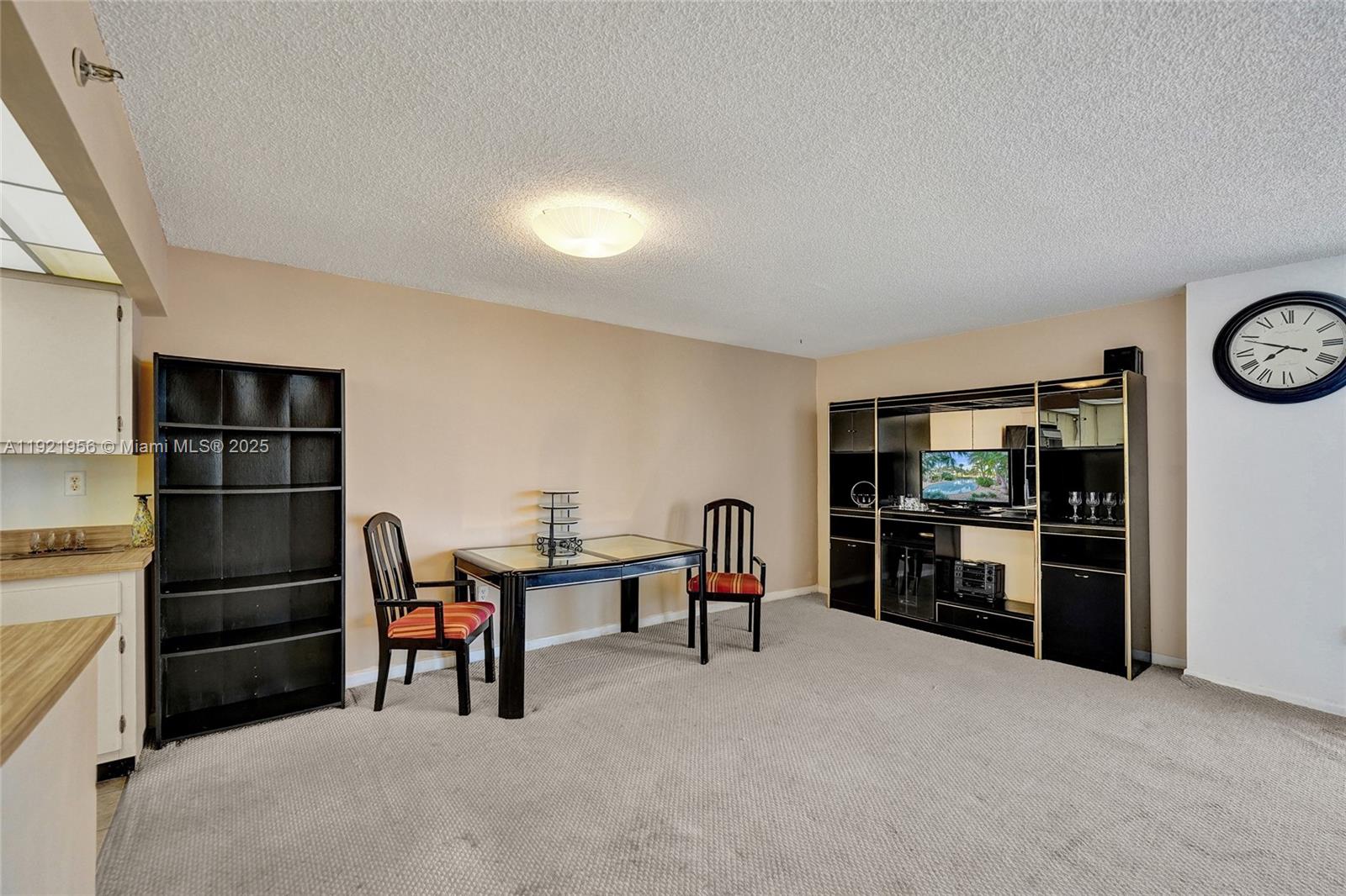 WINSTON TOWERS 600 CONDO - Residential