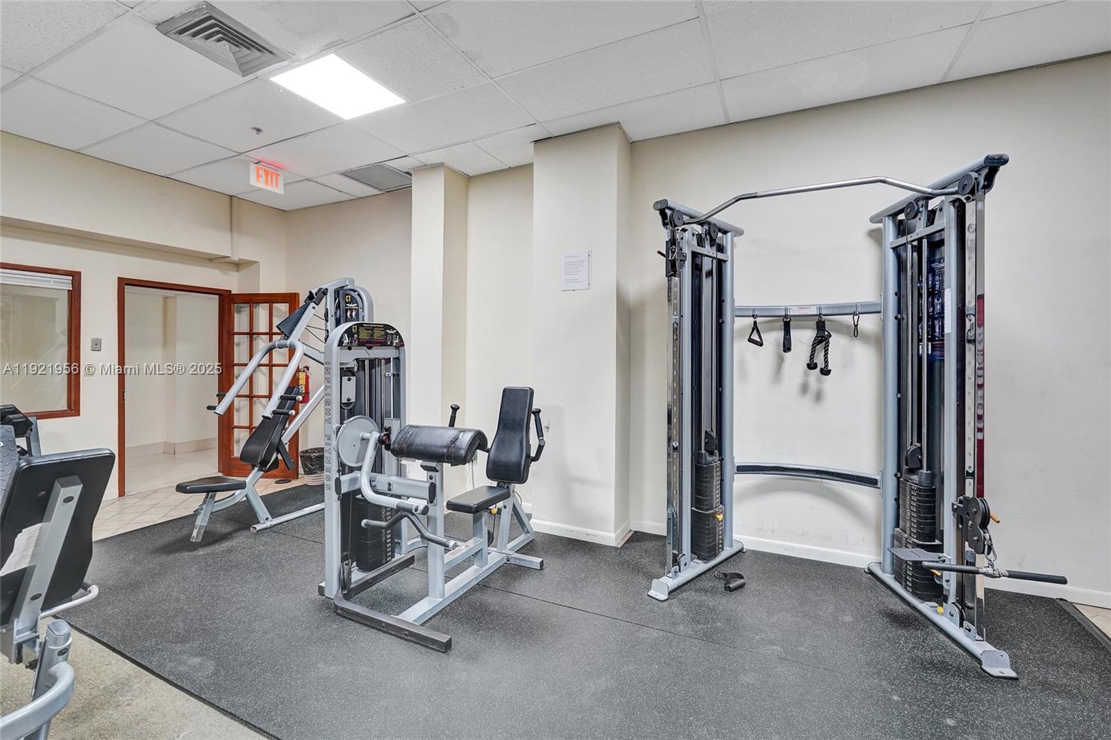 WINSTON TOWERS 600 CONDO - Residential