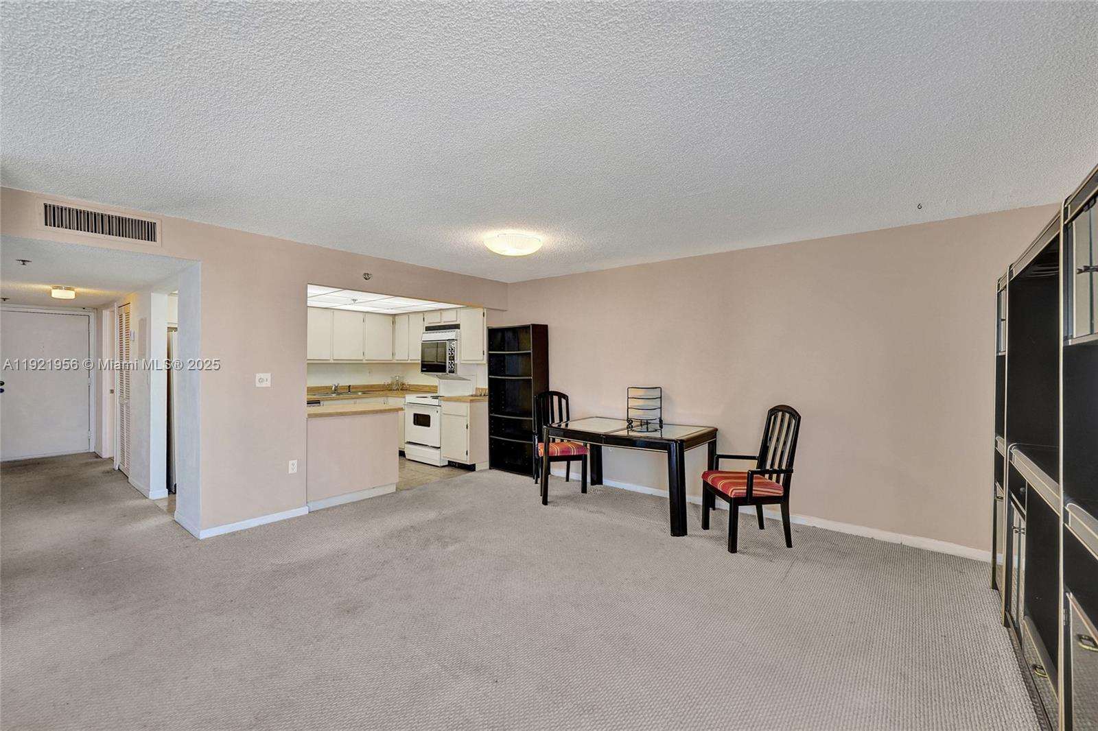 WINSTON TOWERS 600 CONDO - Residential