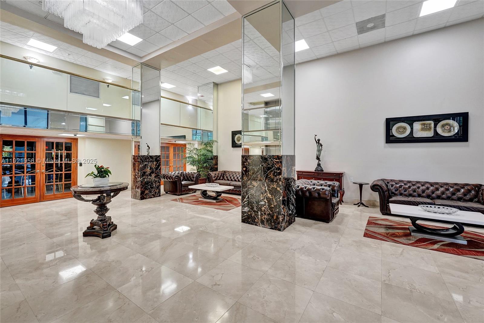 WINSTON TOWERS 600 CONDO - Residential