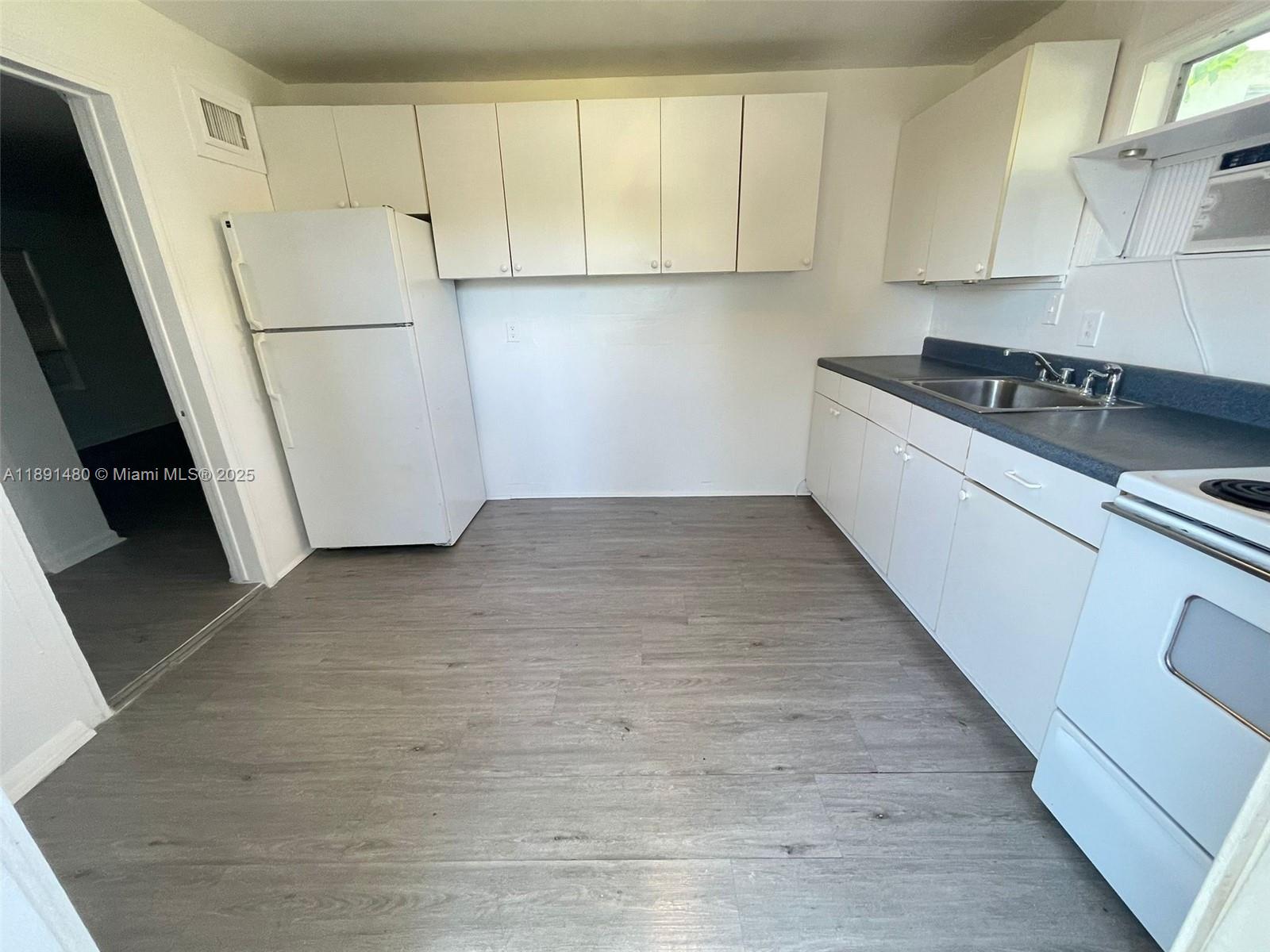 WEST MOORLAND - Residential Lease