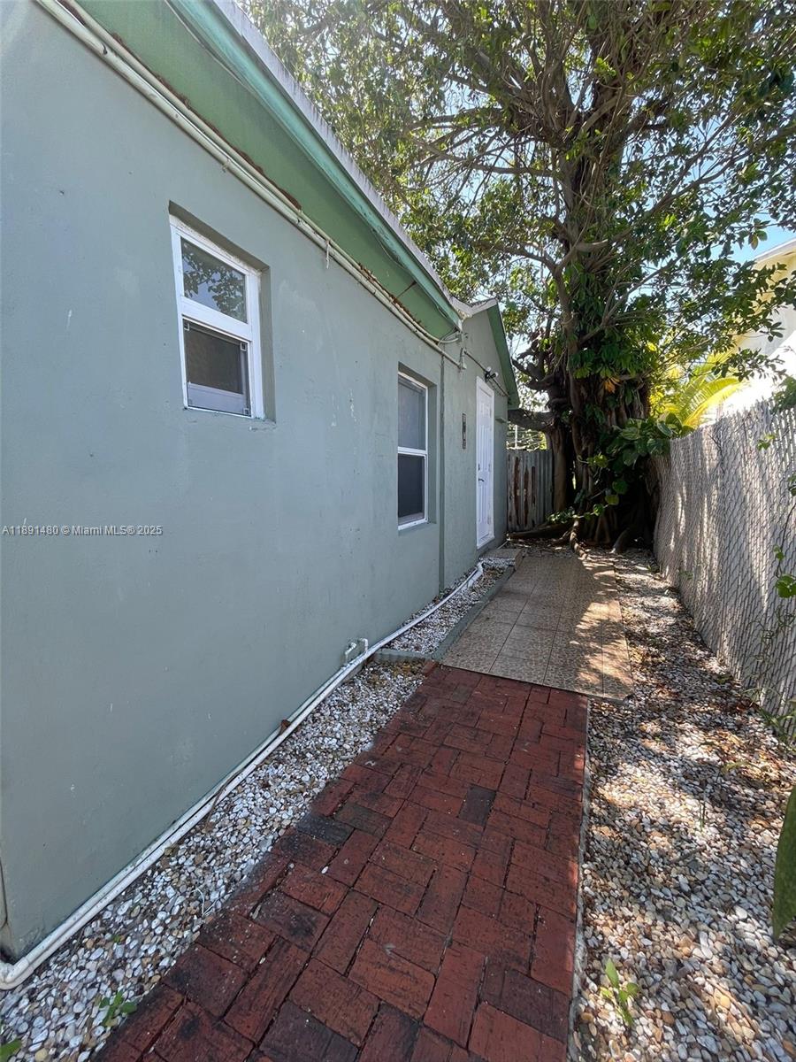 WEST MOORLAND - Residential Lease