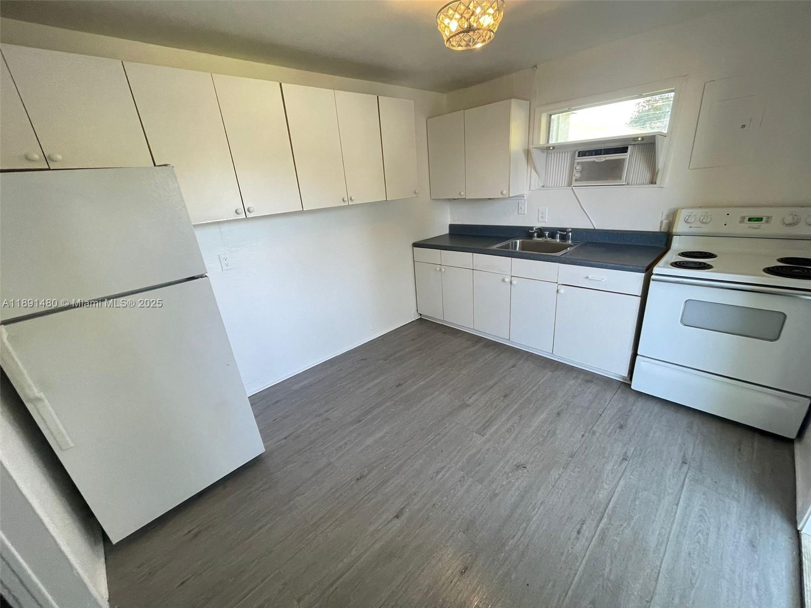 WEST MOORLAND - Residential Lease