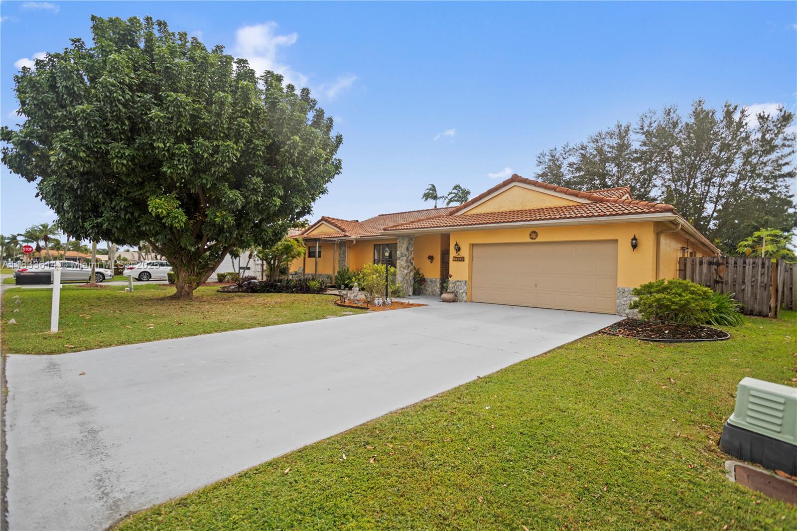15824 Cotswold Ct
