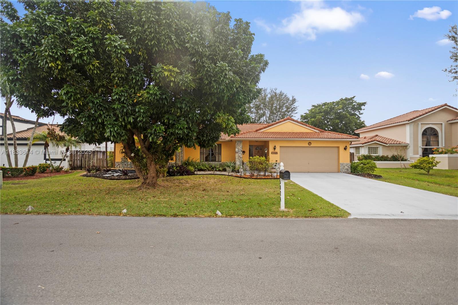 15824 Cotswold Ct