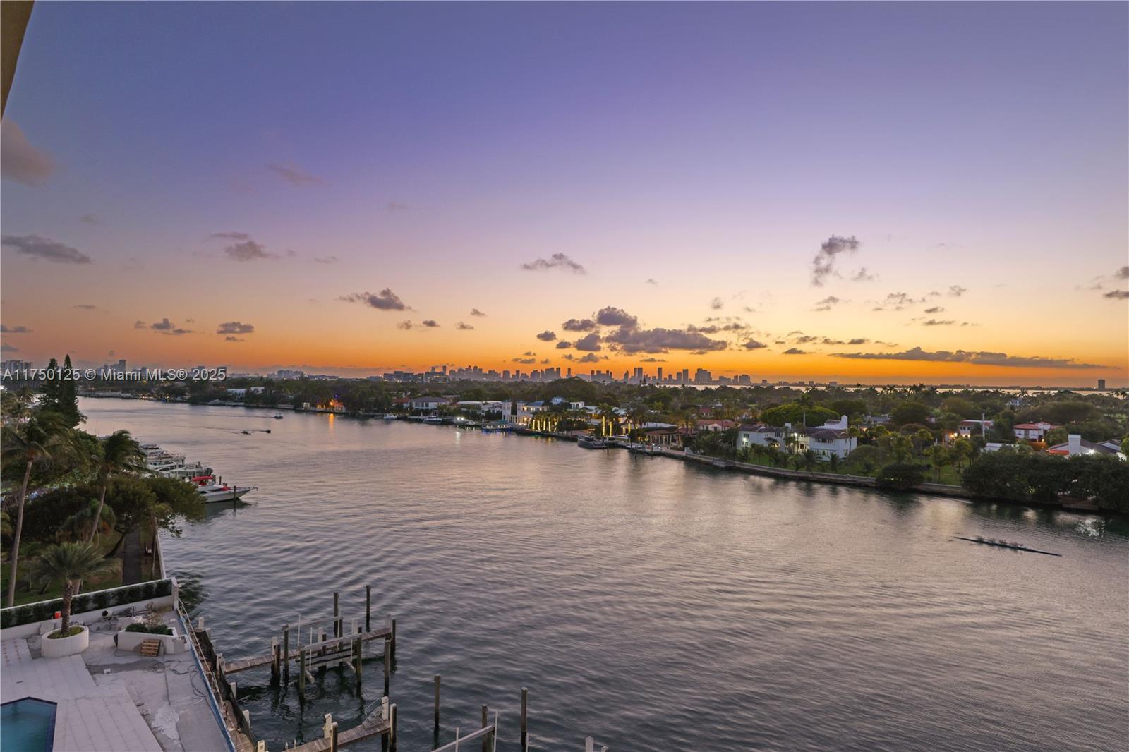 TOWERHOUSE CONDO - Residential