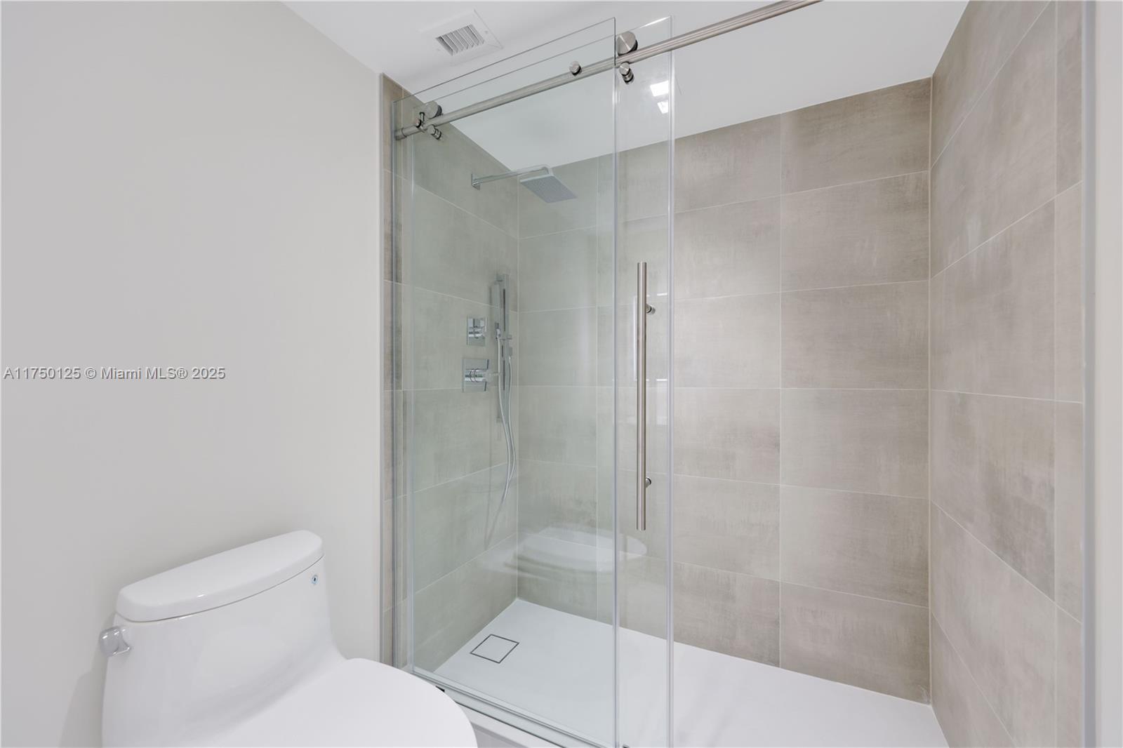 TOWERHOUSE CONDO - Residential