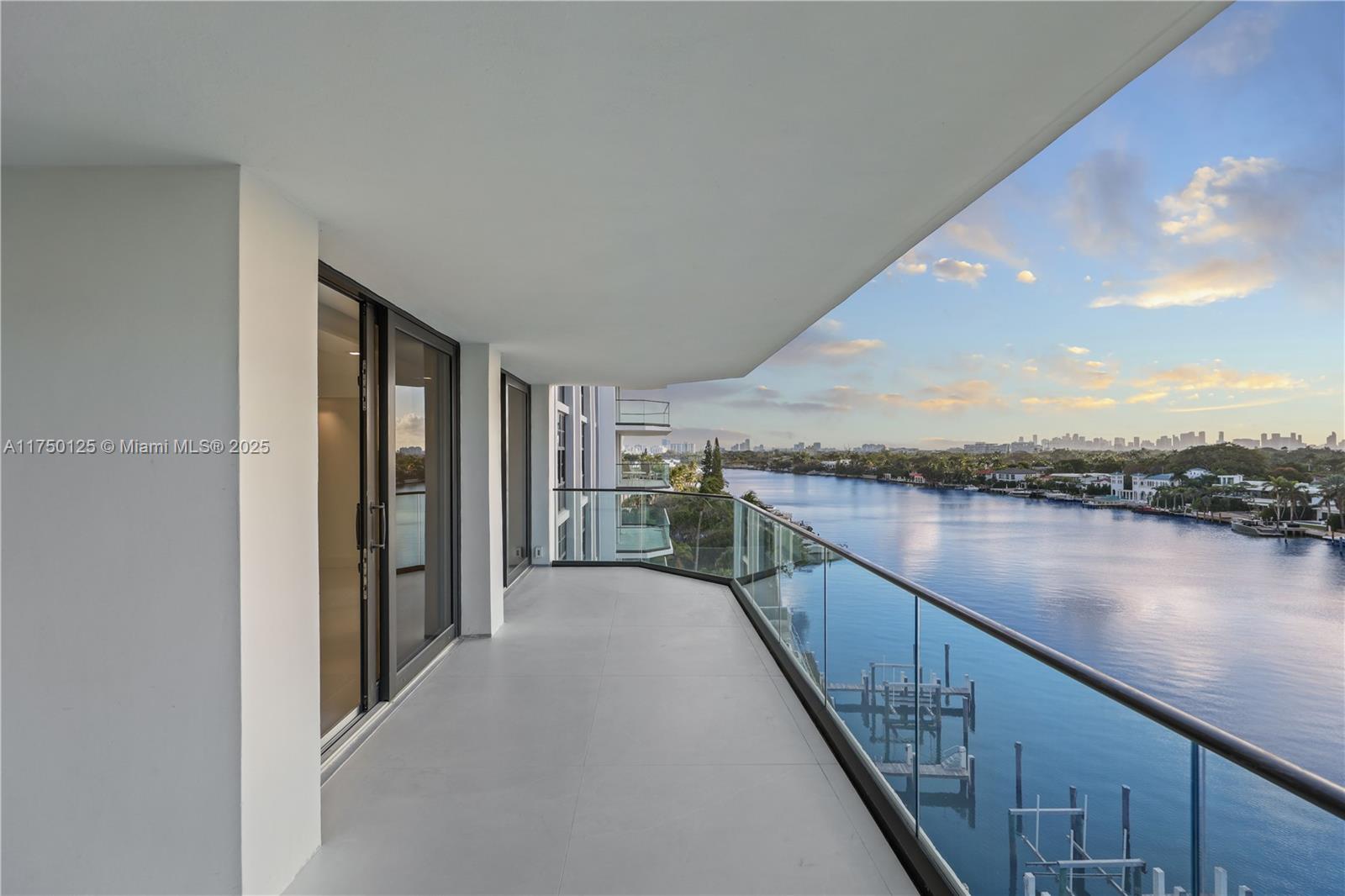 TOWERHOUSE CONDO - Residential