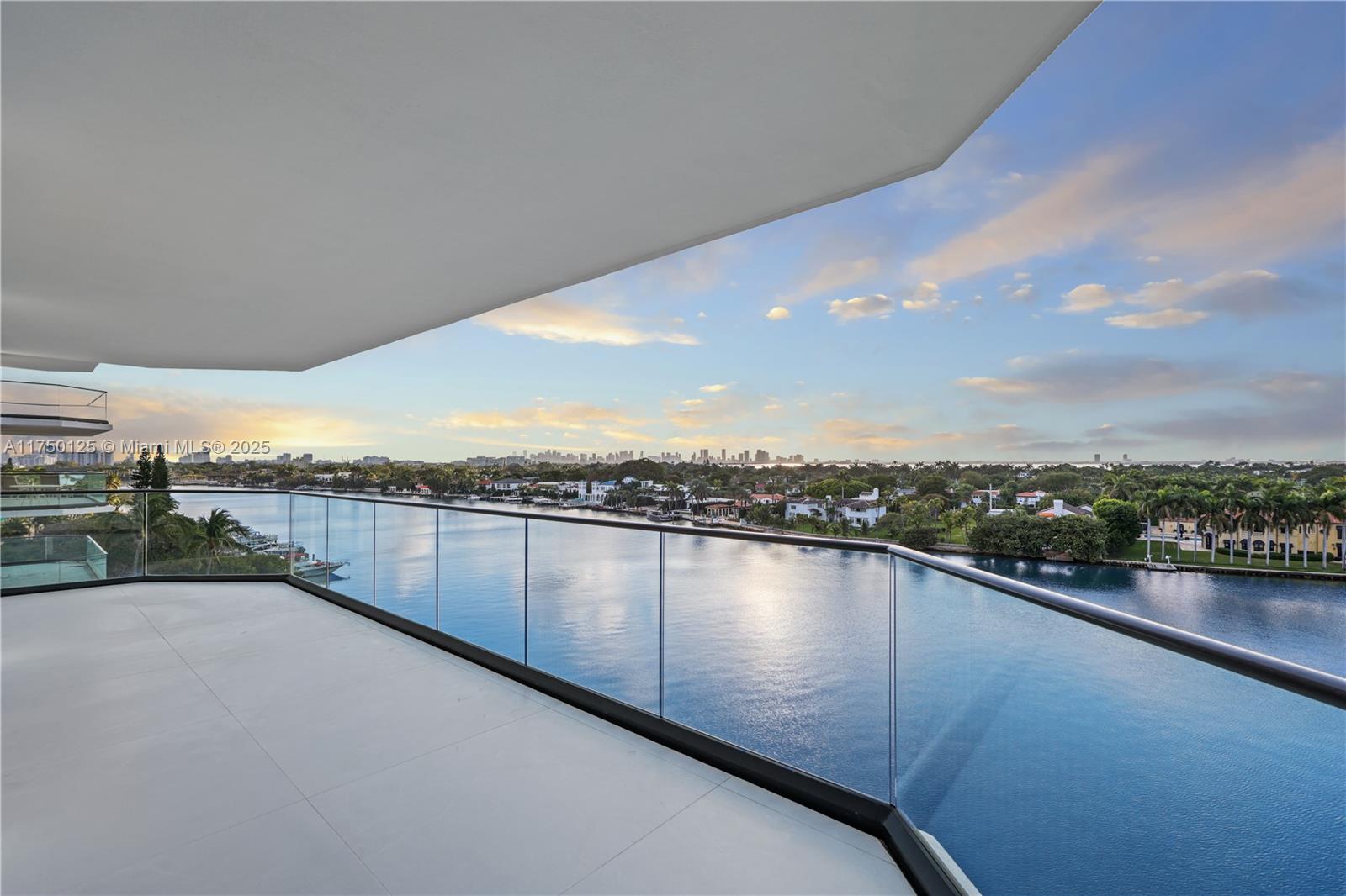 TOWERHOUSE CONDO - Residential