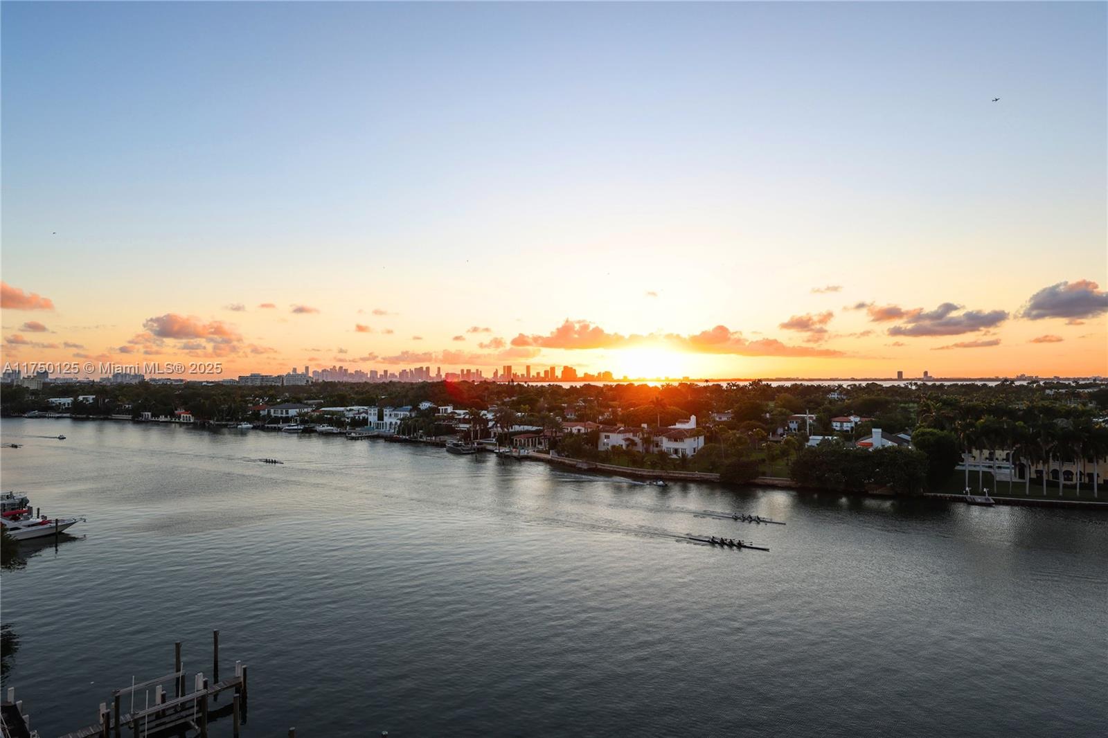 TOWERHOUSE CONDO - Residential