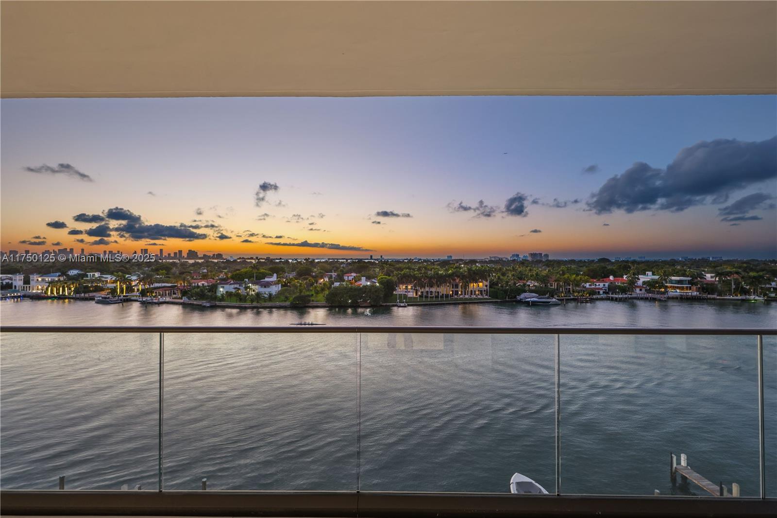 TOWERHOUSE CONDO - Residential