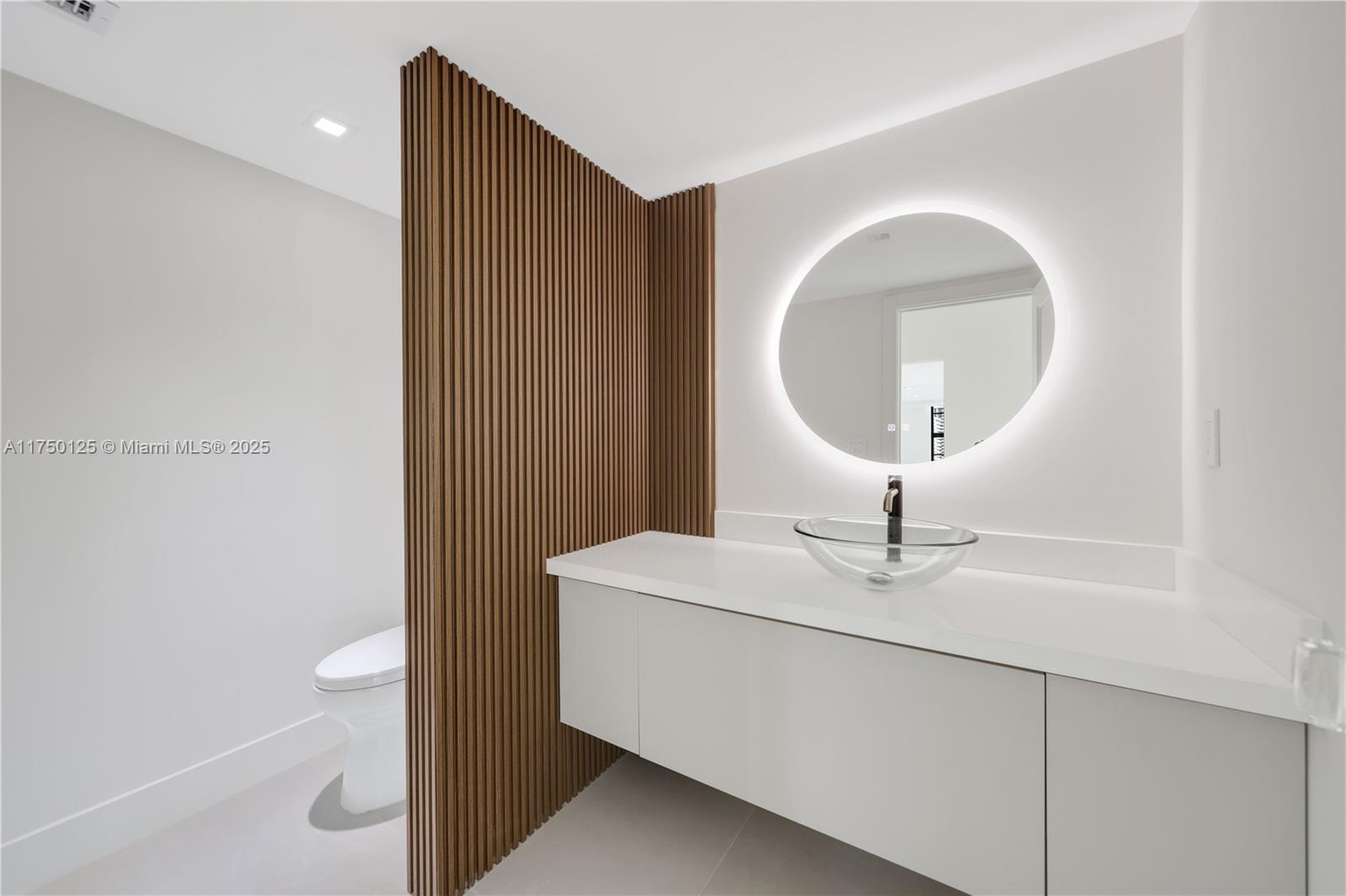 TOWERHOUSE CONDO - Residential