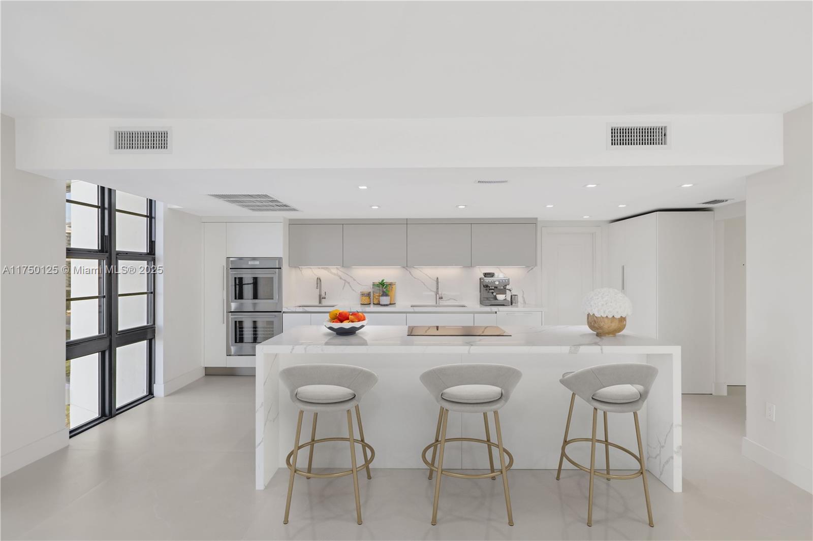 5500 Collins Ave 802