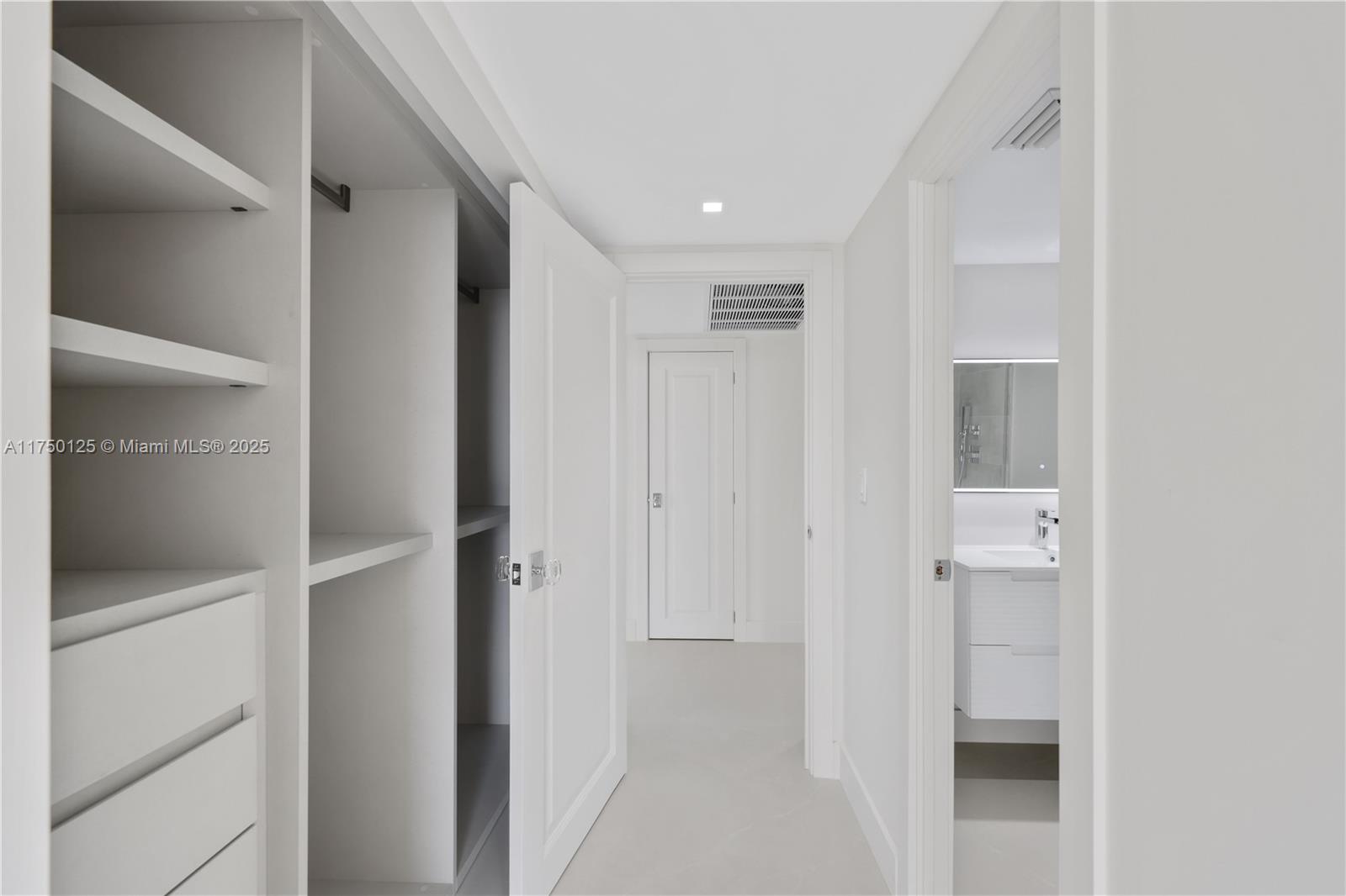 TOWERHOUSE CONDO - Residential