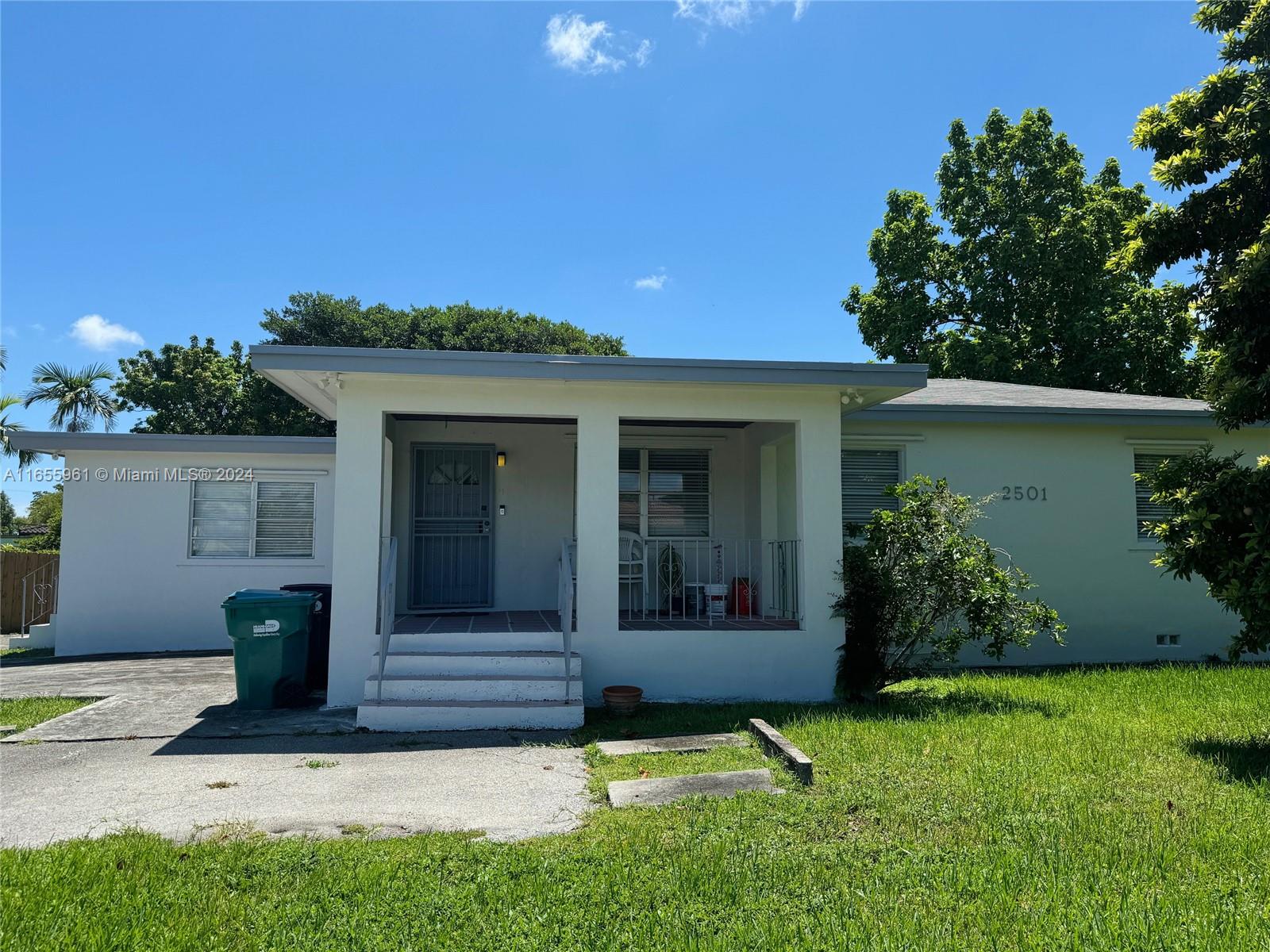 Spacious and freshly painted 3 bedroom, 1 bath home in the desirable Westchester Neighborhood featuring a family room and large fenced back yard. Utilities and Wi-Fi are included in the monthly payment.