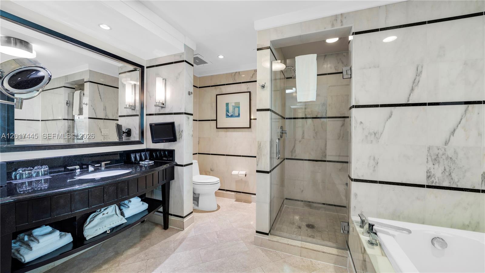 FONTAINEBLEAU III OCEAN C - Residential