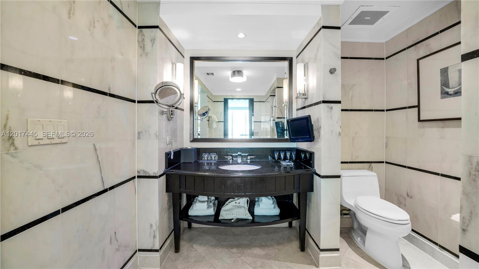 FONTAINEBLEAU III OCEAN C - Residential