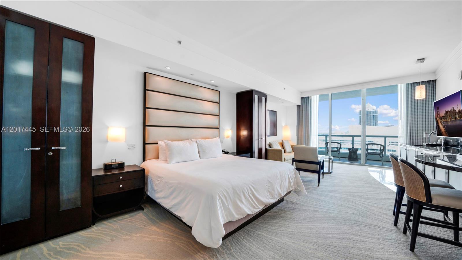 FONTAINEBLEAU III OCEAN C - Residential