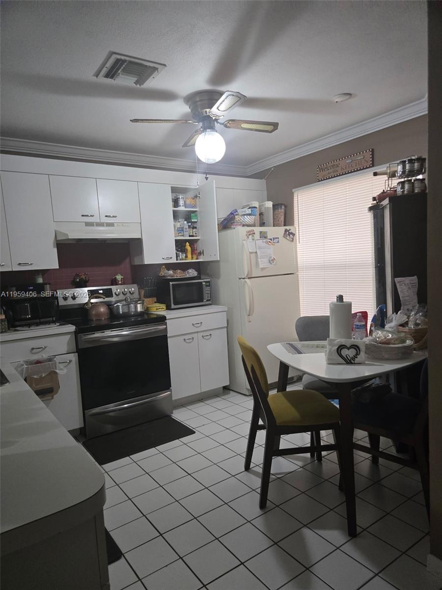 THE LAKES - Residential