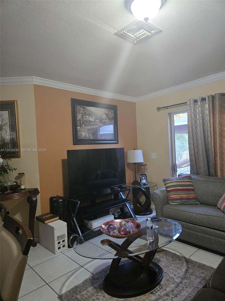 THE LAKES - Residential