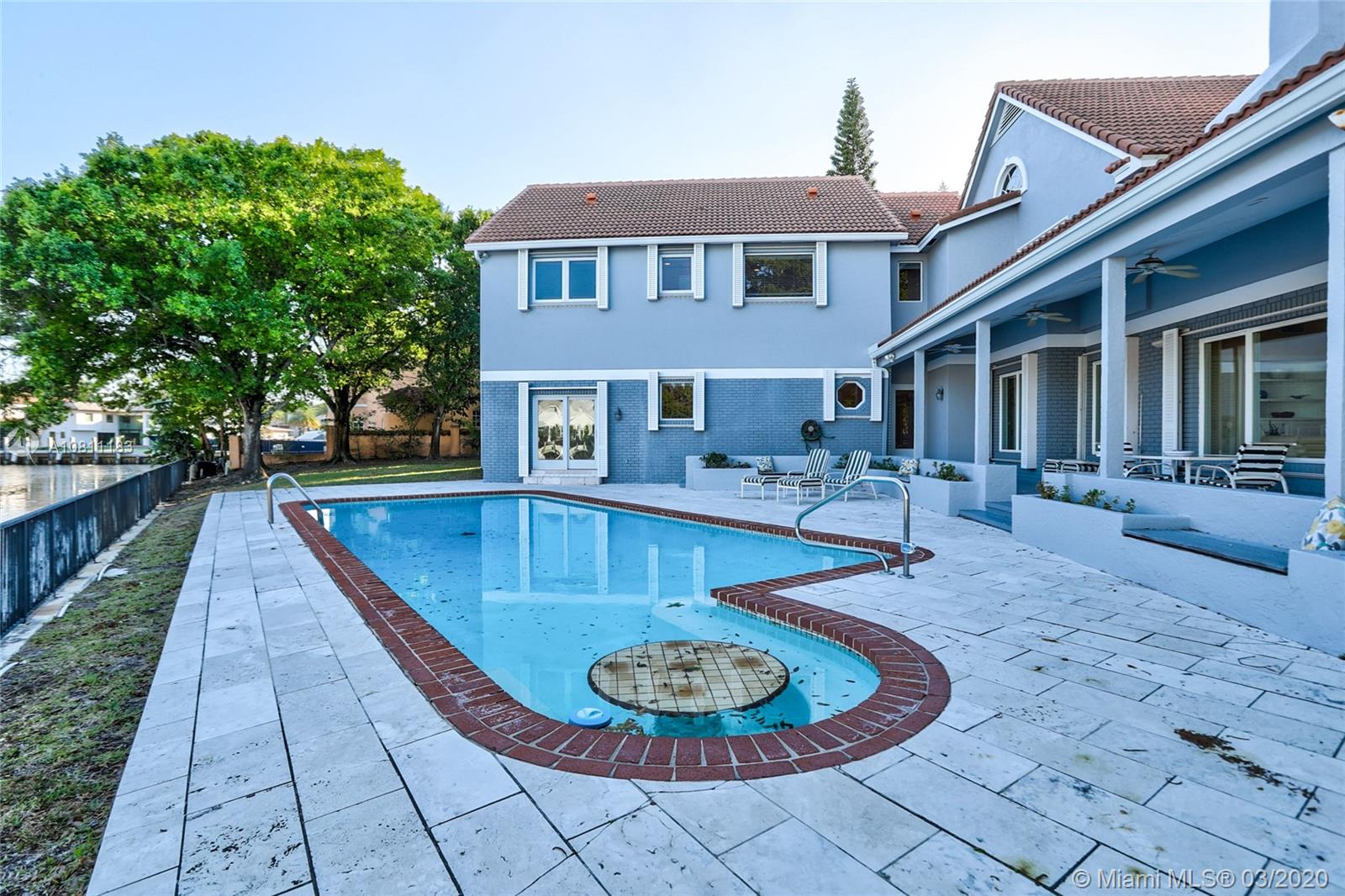 Bay Colony - Residential