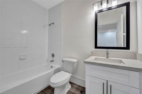 Tiny photo for 1435 SE 25th Ave, Homestead, FL 33035 (MLS # A12006001)
