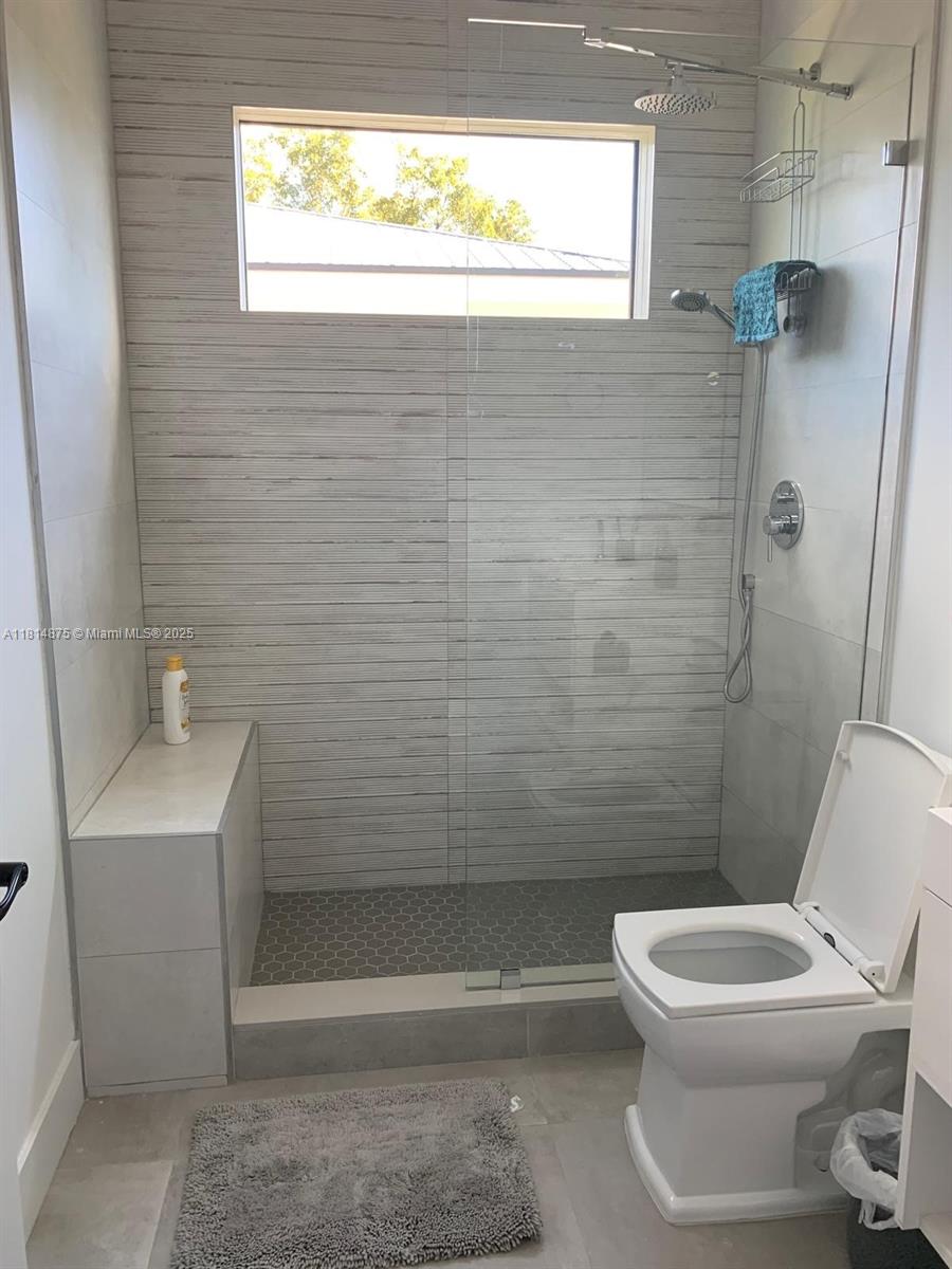 KEY LARGO BEACH - Residential Lease
