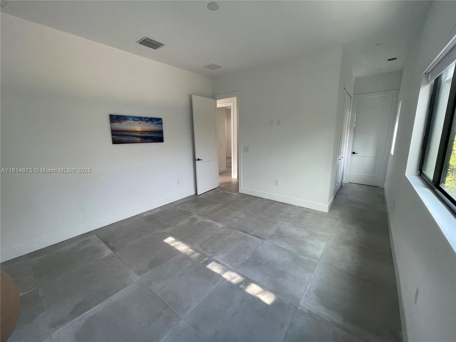 KEY LARGO BEACH - Residential Lease