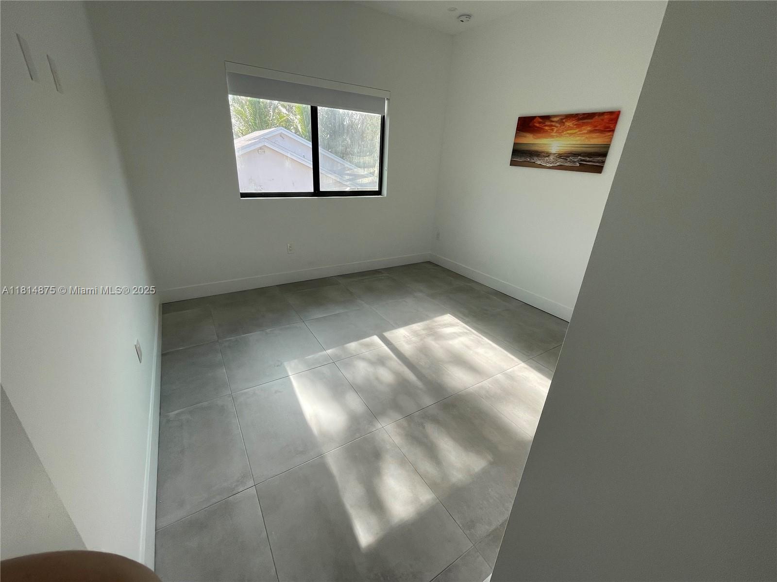 KEY LARGO BEACH - Residential Lease
