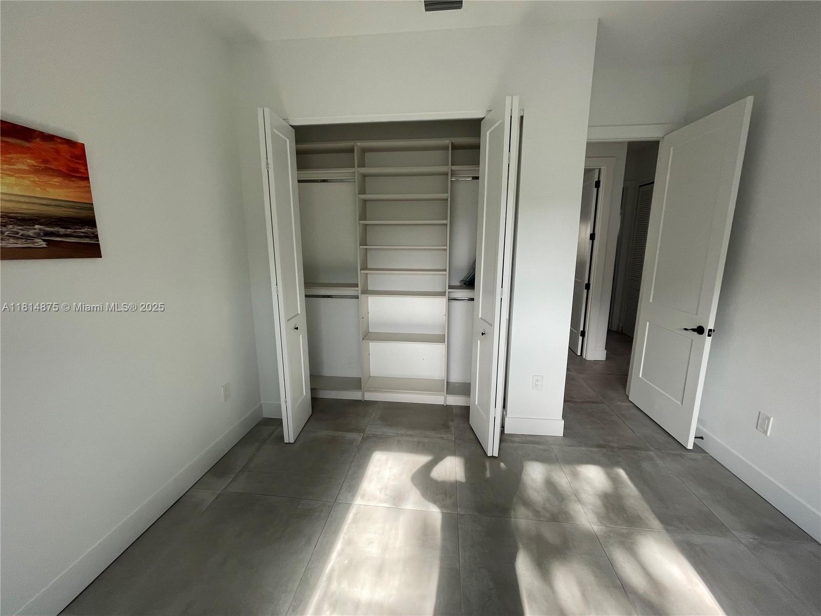 KEY LARGO BEACH - Residential Lease