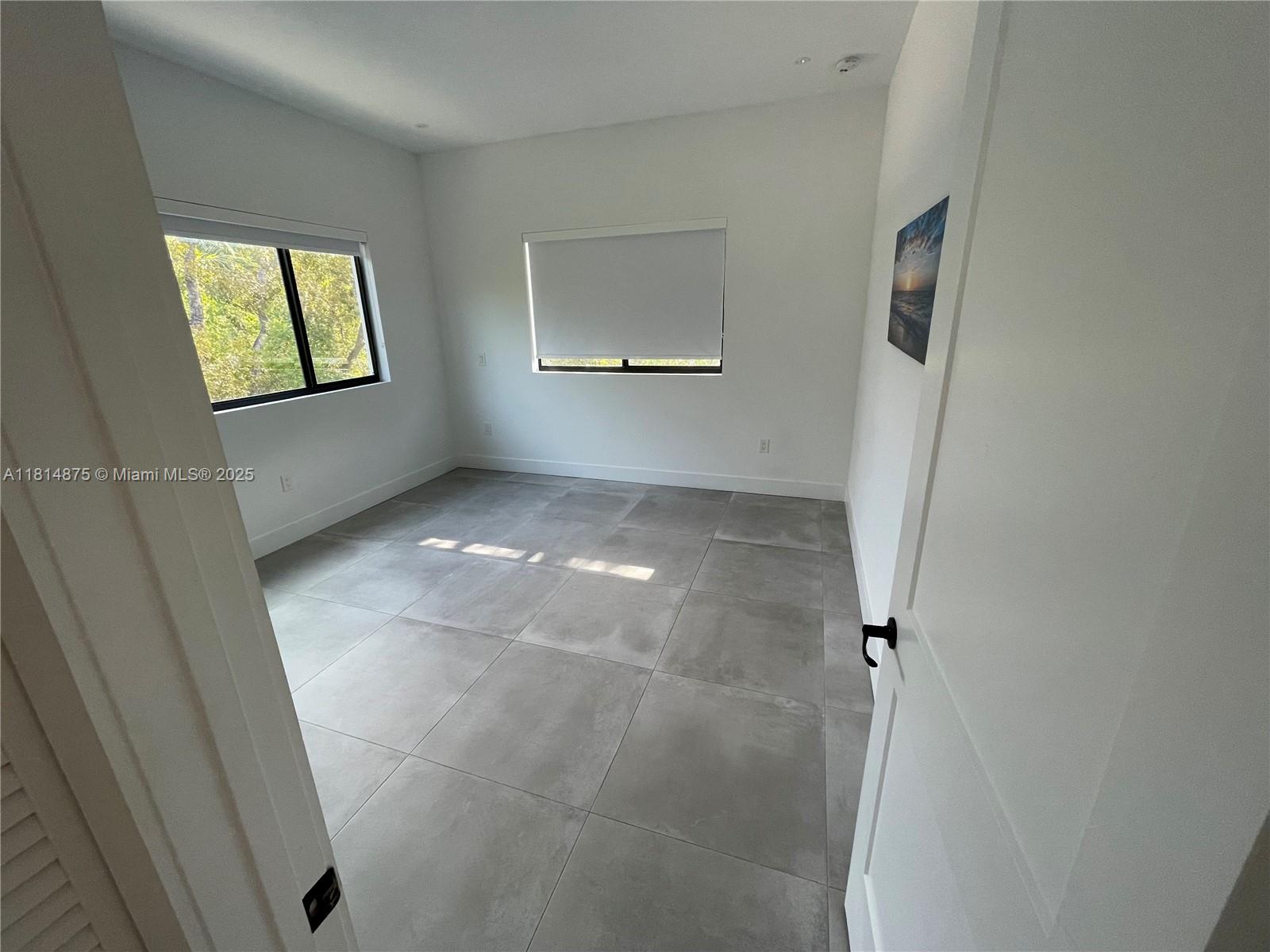 KEY LARGO BEACH - Residential Lease