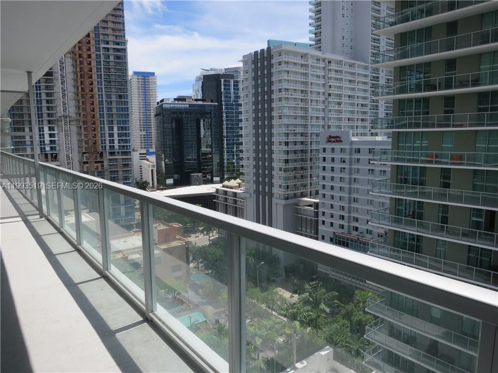 THE AXIS ON BRICKELL II C - Residential