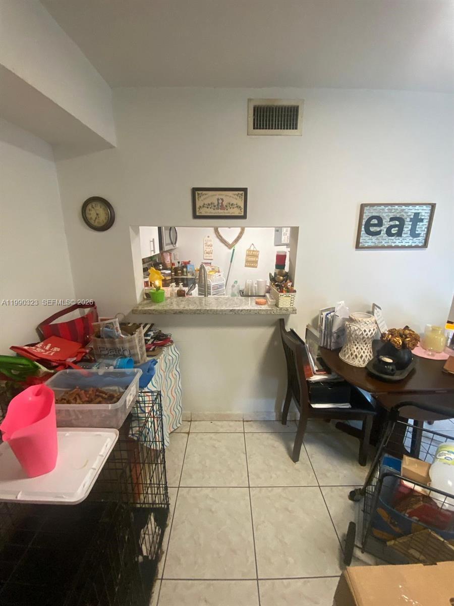 INTERNATIONAL PARK CONDO - Residential