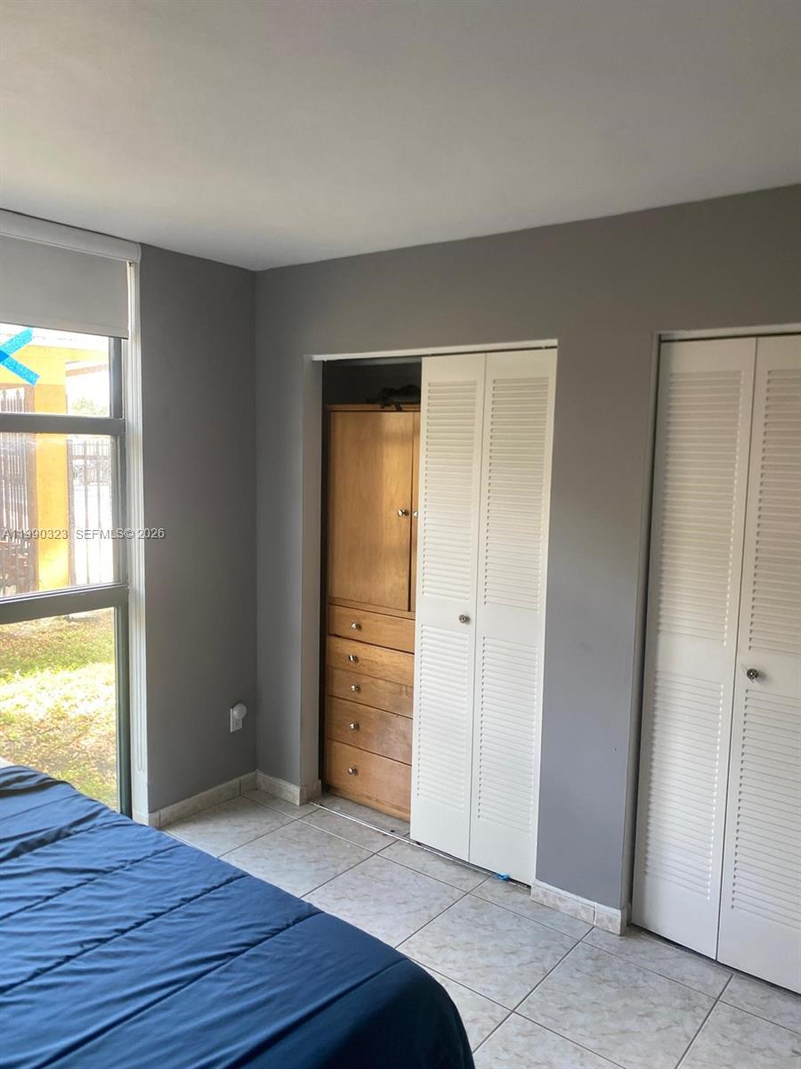 INTERNATIONAL PARK CONDO - Residential