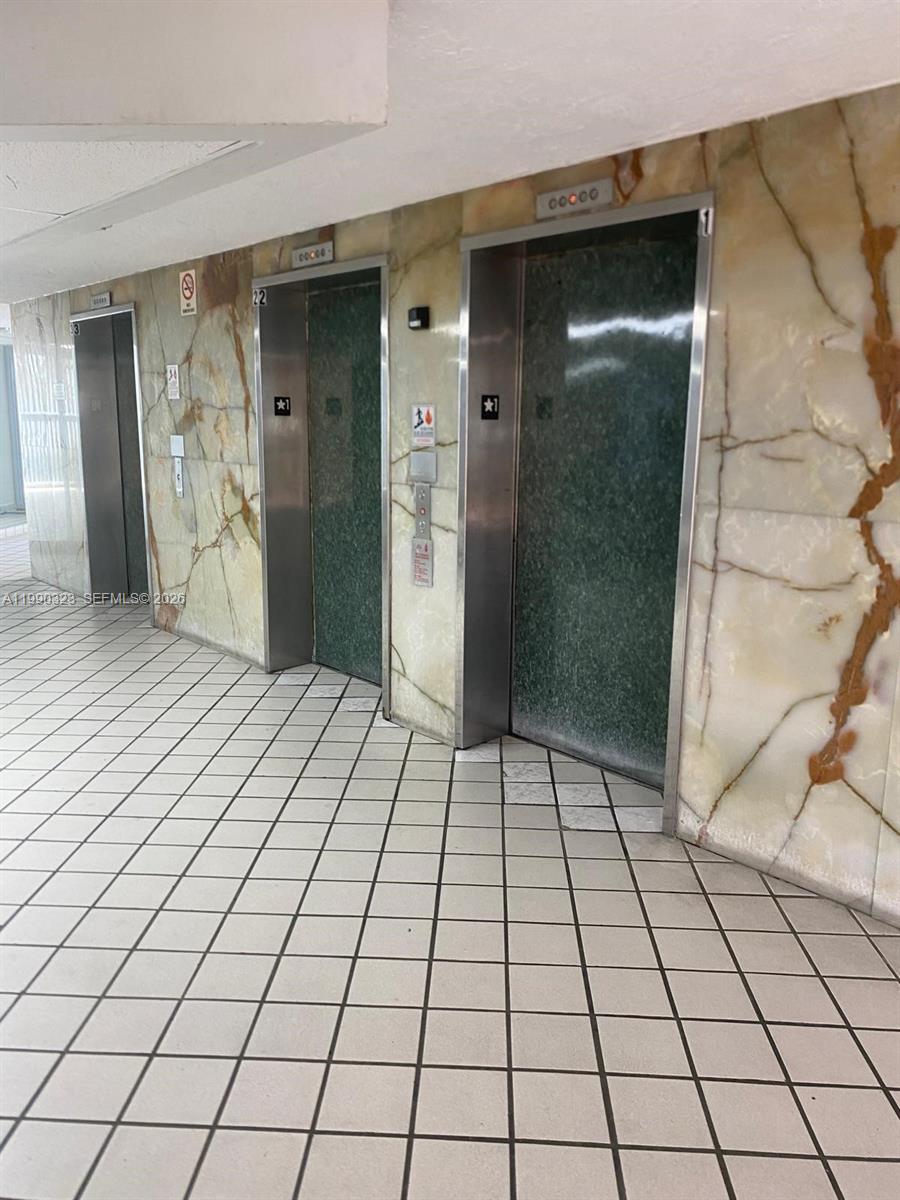 INTERNATIONAL PARK CONDO - Residential