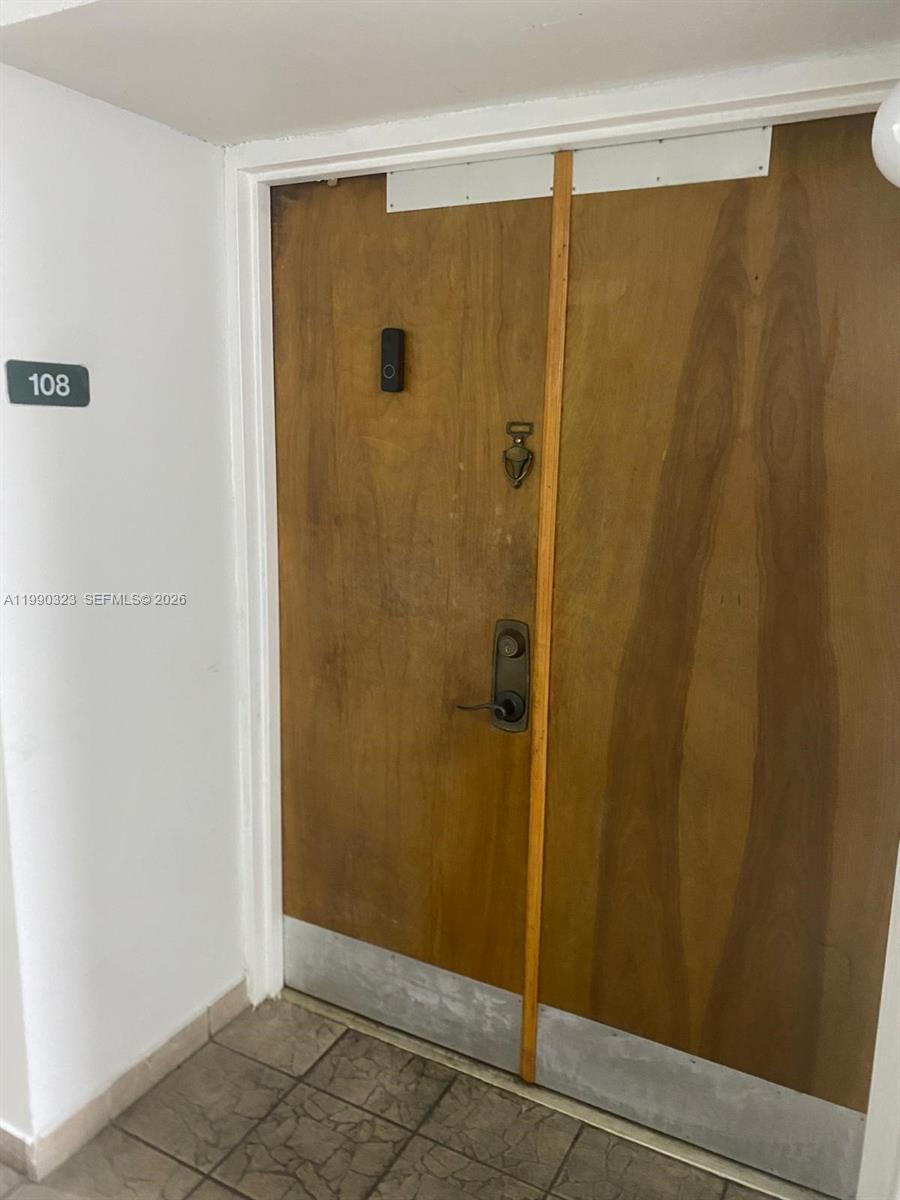 INTERNATIONAL PARK CONDO - Residential