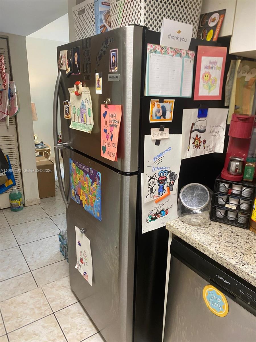 INTERNATIONAL PARK CONDO - Residential