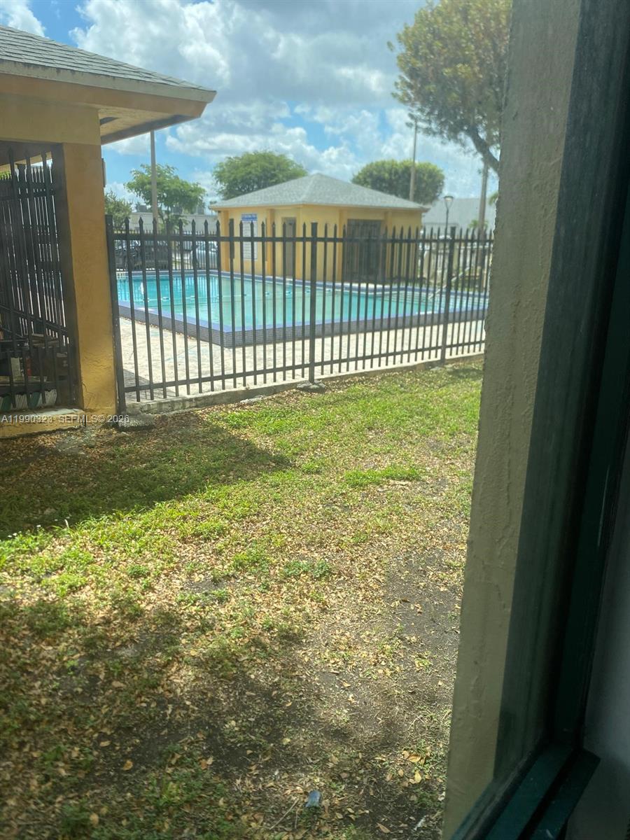 INTERNATIONAL PARK CONDO - Residential