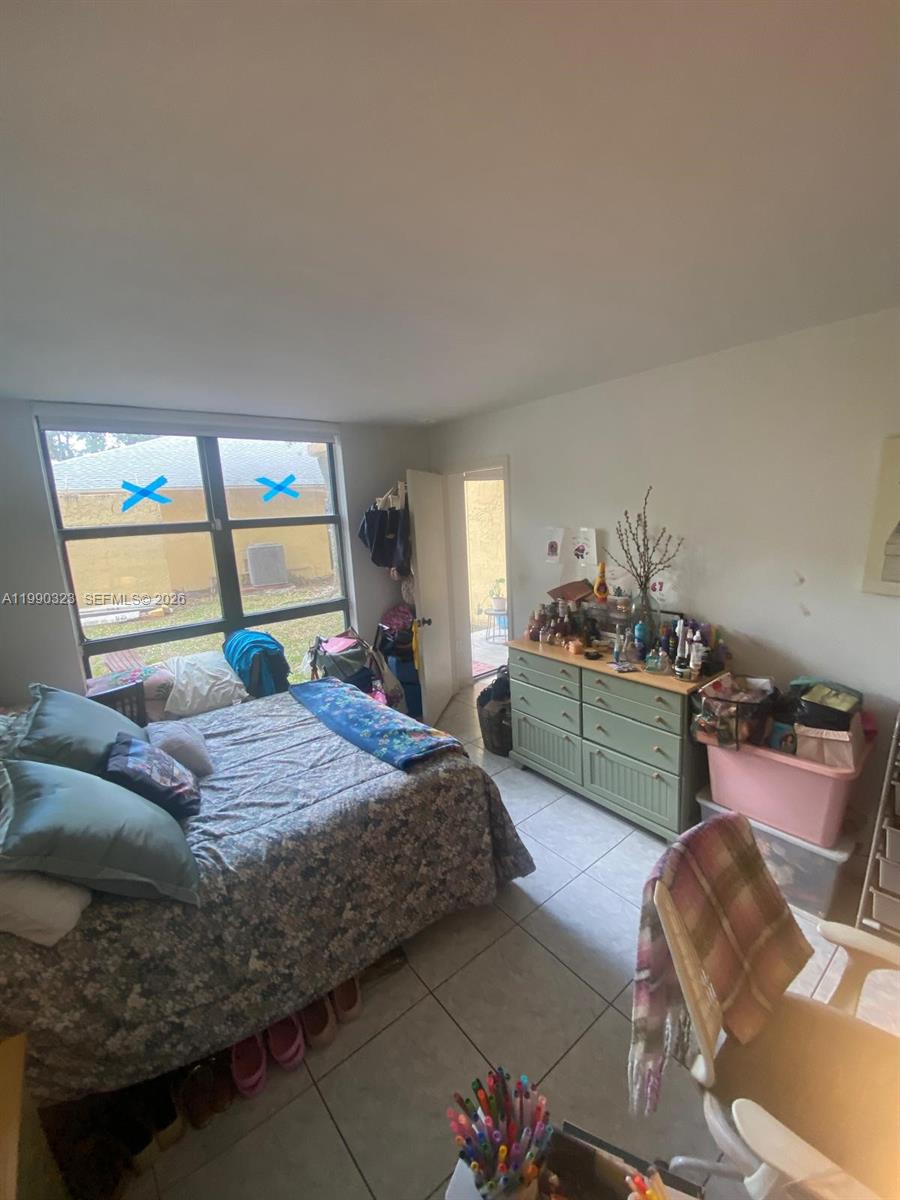 INTERNATIONAL PARK CONDO - Residential