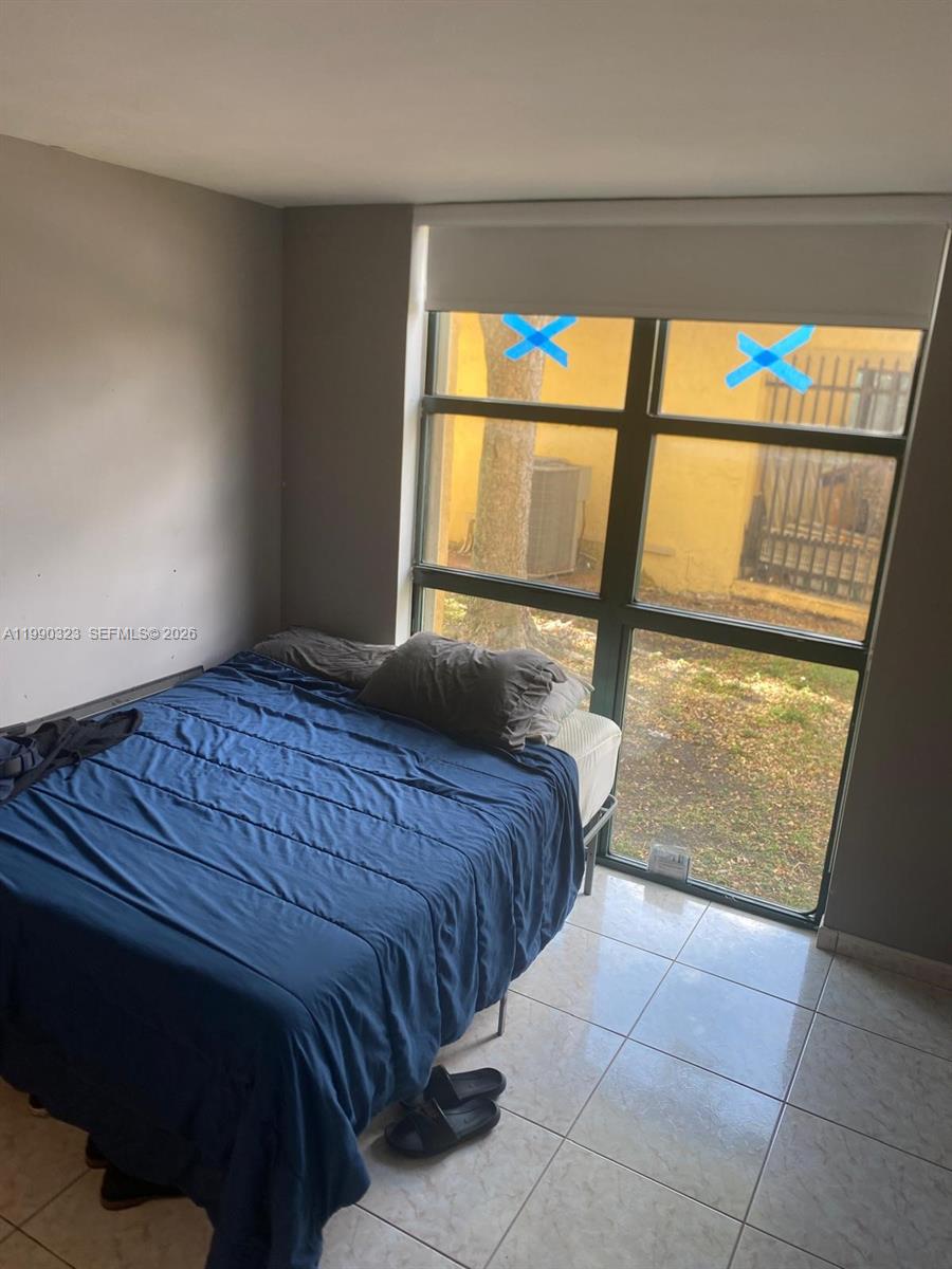 INTERNATIONAL PARK CONDO - Residential