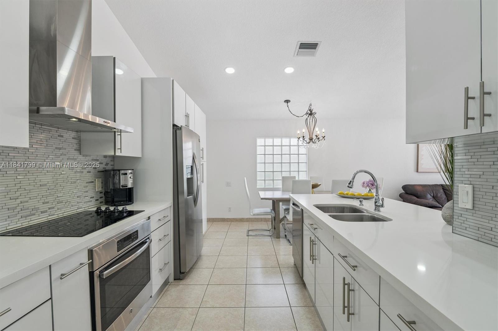 11361 SW 20th St, Miramar, FL, 33025/$700,000 4 11361 SW 20th St