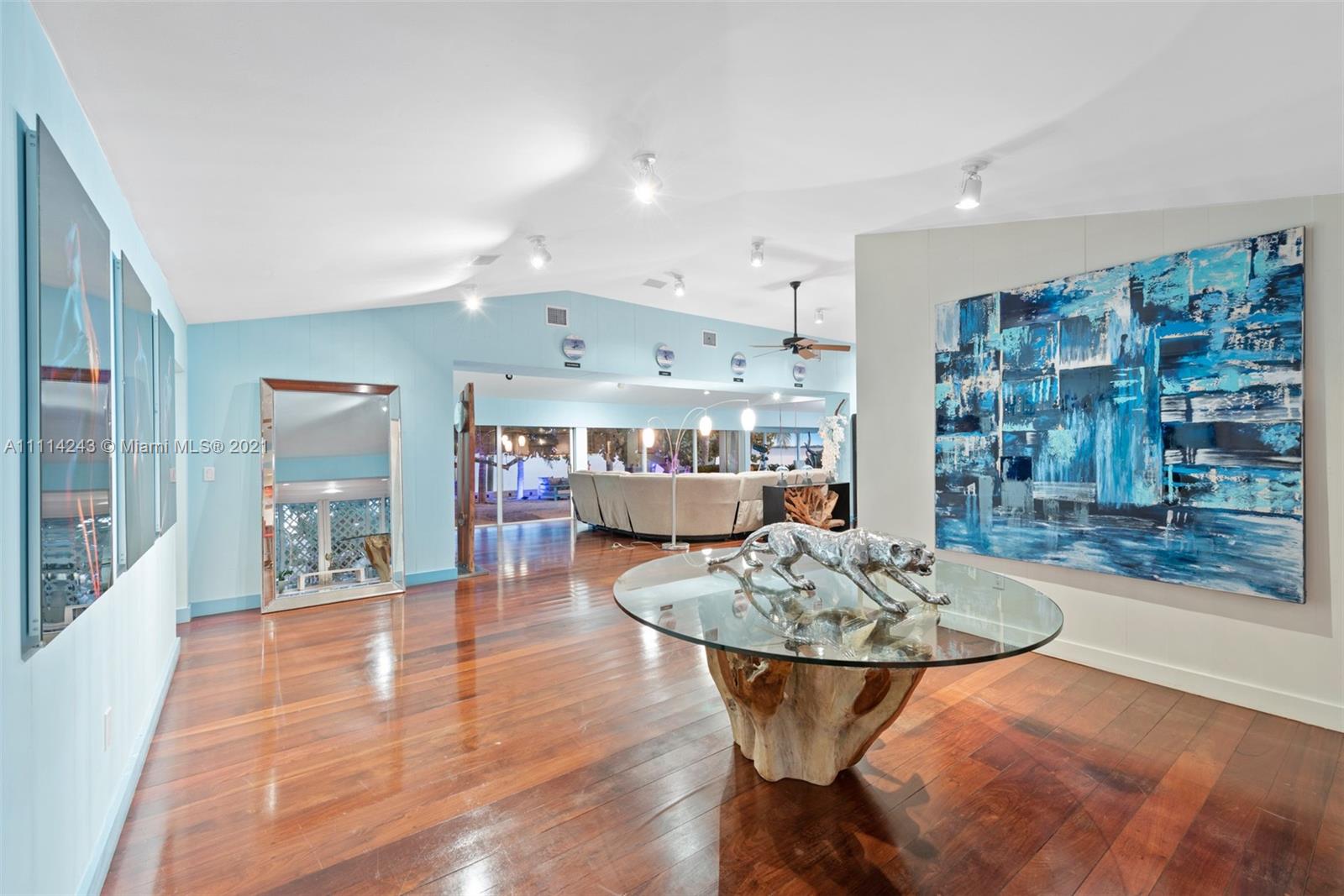 BELLE MEADE ISLAND - Residential