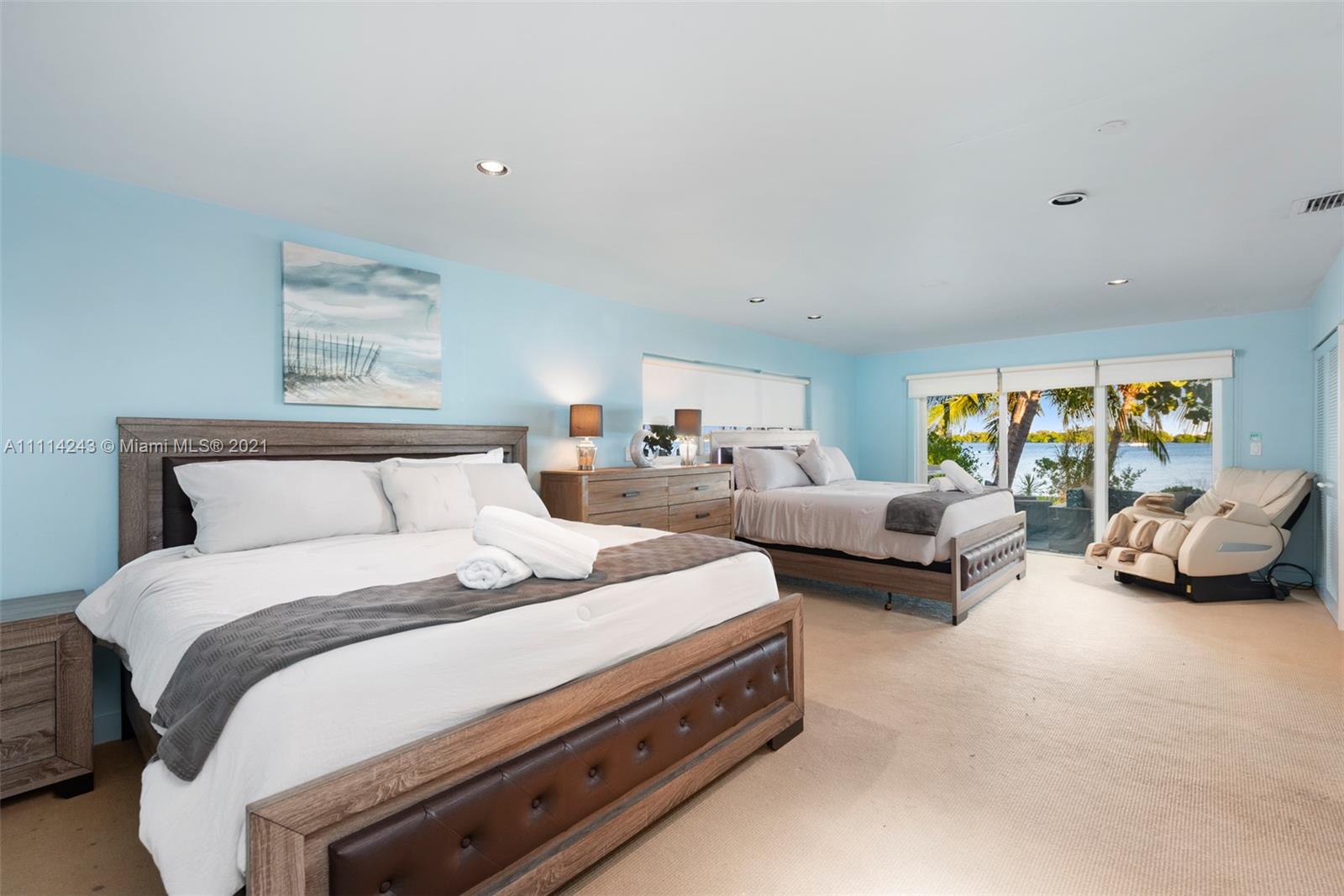 BELLE MEADE ISLAND - Residential