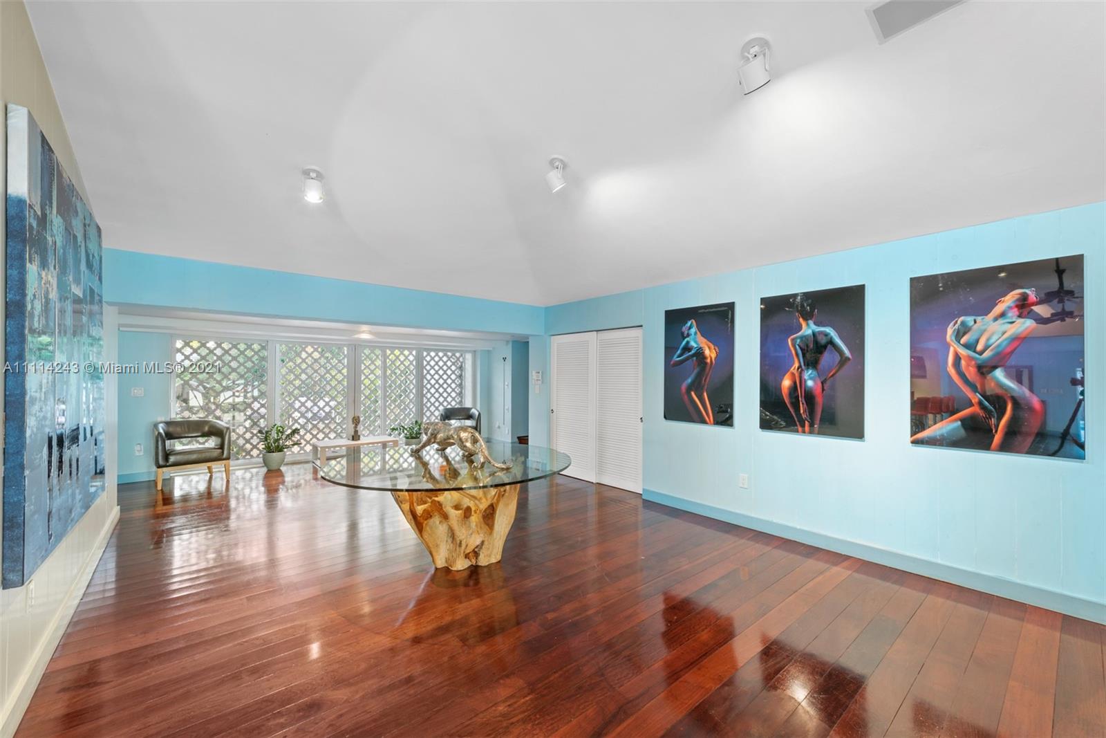 BELLE MEADE ISLAND - Residential