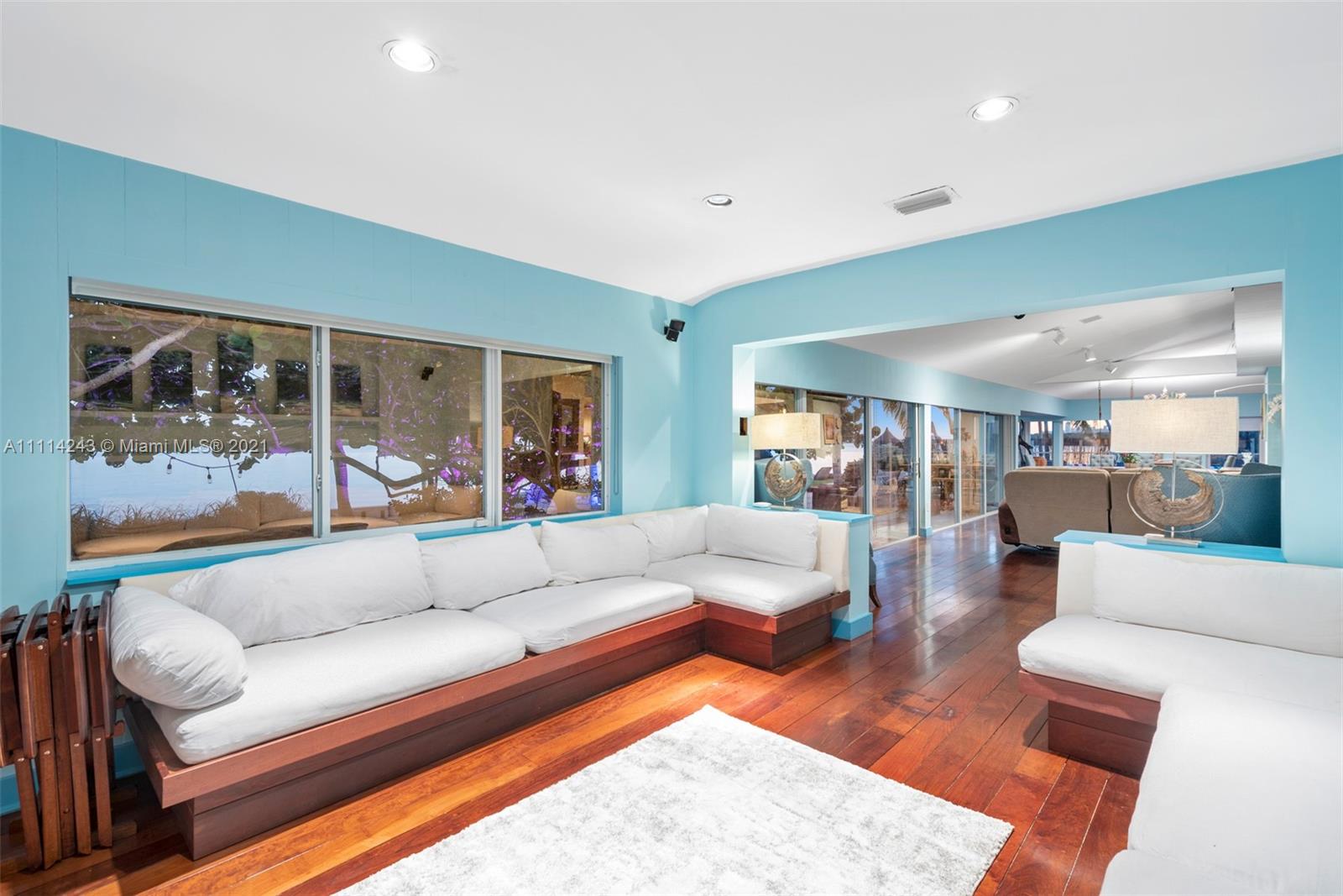 BELLE MEADE ISLAND - Residential