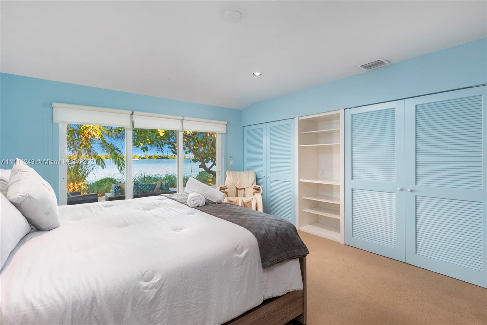 BELLE MEADE ISLAND - Residential