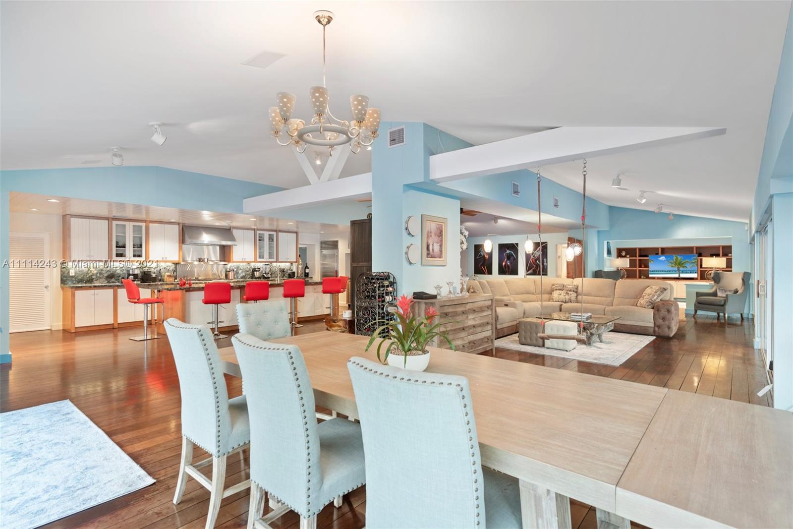 BELLE MEADE ISLAND - Residential