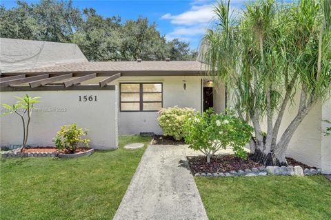 1561 NW 98th Ter Pembroke Pines FL 33024